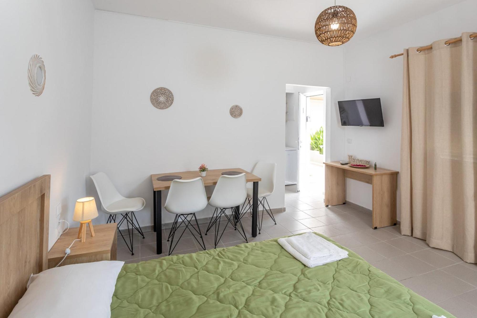 Dionysiasea 1 - Cozy Escape Steps From The Beach! Gazi Extérieur photo