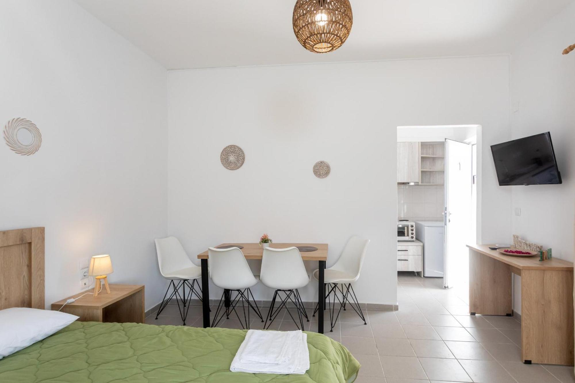 Dionysiasea 1 - Cozy Escape Steps From The Beach! Gazi Extérieur photo